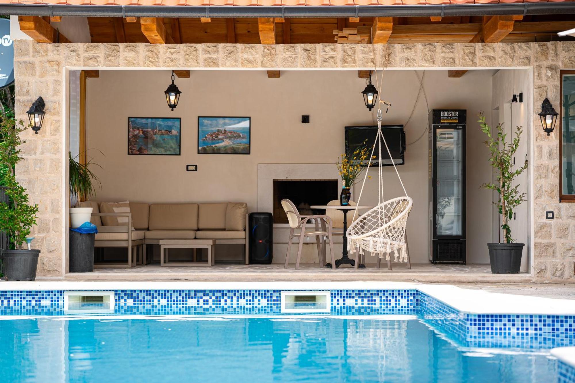 Sunset & Sunrise Villas In Stanisici-Two Villas With Common Pool Budva Exterior foto